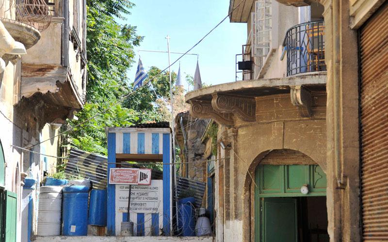 Κοιτώντας την Αλήθεια κατάματα. Της Σάβιας Ορφανίδου Κοιτώντας την Αλήθεια κατάματα. Της Σάβιας Ορφανίδου