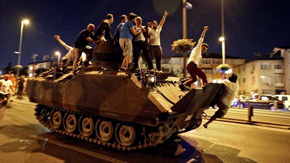 Ένα αποτυχημένο πραξικόπημα. Της Αντιγόνης Παπαδοπούλου Ένα αποτυχημένο πραξικόπημα. Της Αντιγόνης Παπαδοπούλου