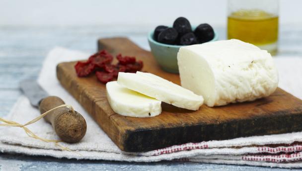 halloumi cheese 16x9