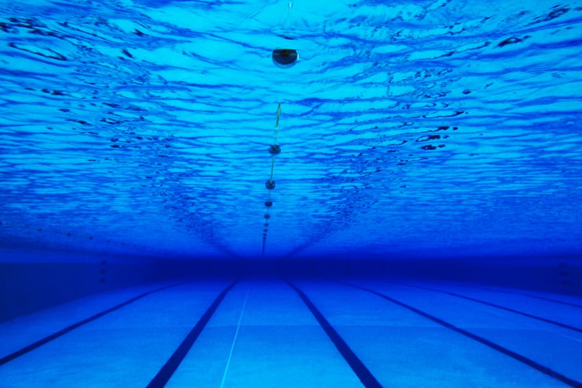 UNDERWATER POOL1