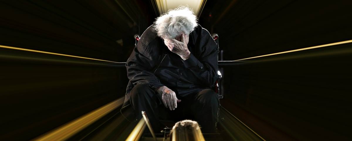 Μια μέρα με το Μίκη Θεοδωράκη- Μια συνάντηση με την Ιστορία. Του Χρίστου Χριστοφίδη Μια μέρα με το Μίκη Θεοδωράκη- Μια συνάντηση με την Ιστορία. Του Χρίστου Χριστοφίδη