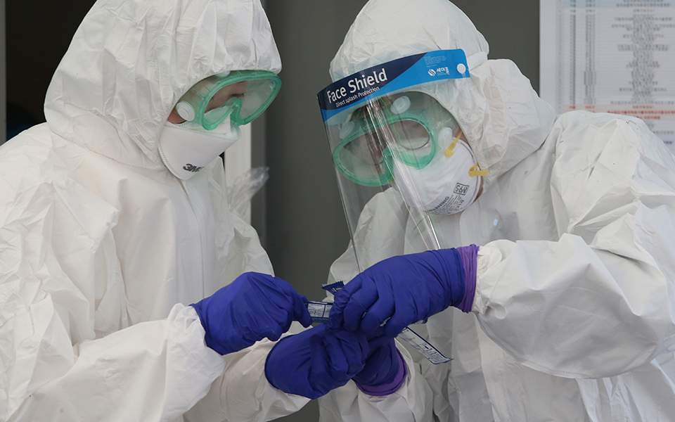 ΕΚΤΑΚΤΟ: Ακόμη 32 επιβεβαιωμένα κρούσματα κορωνοϊού και 1 νεκρός